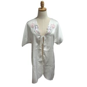 Cinema Etoile White Satin Floral Embroidered Robe Kimono Front Tie Lingerie